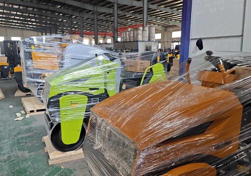 持續(xù)交貨中！奔馬小型壓路機出口發(fā)貨