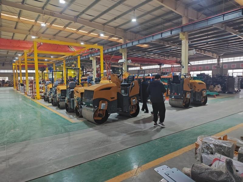 小型壓路機價格不能盲從，先把知識來學起！