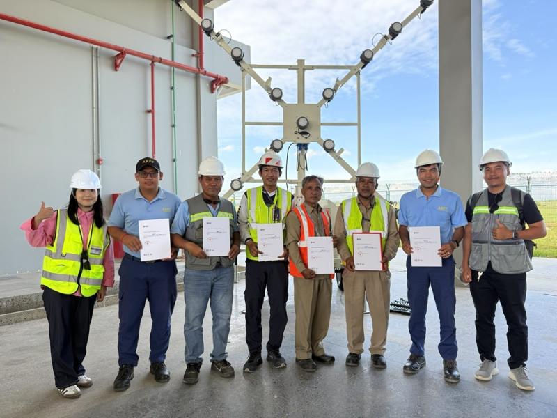 機(jī)場照明車在柬埔寨機(jī)場驗收合格投入使用